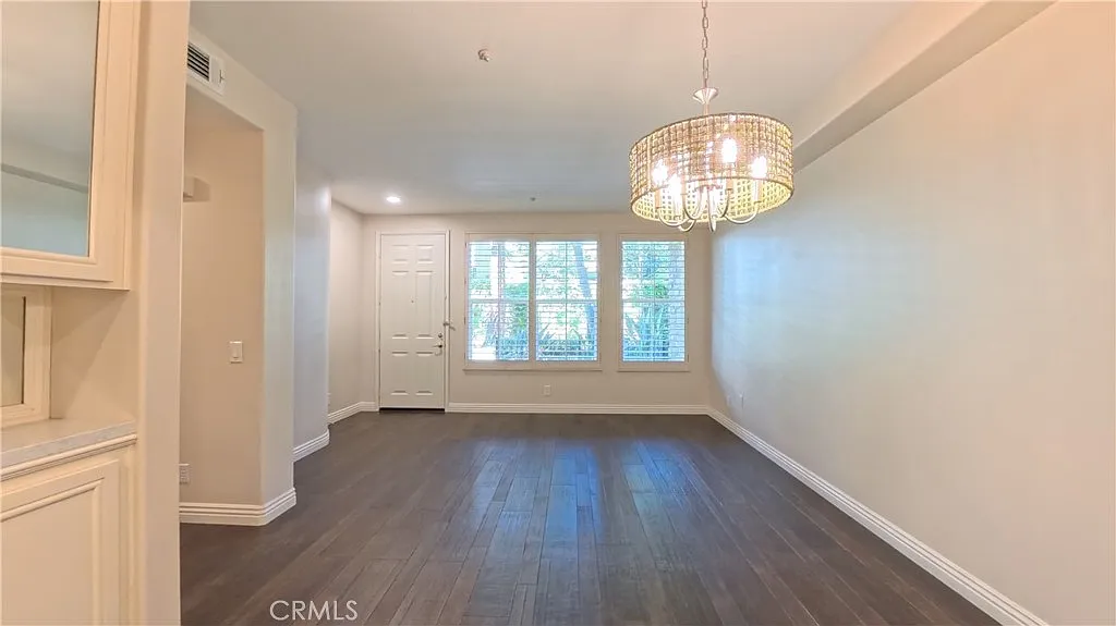 2 bed, 1119 sqft, $3,600 — Photo 4
