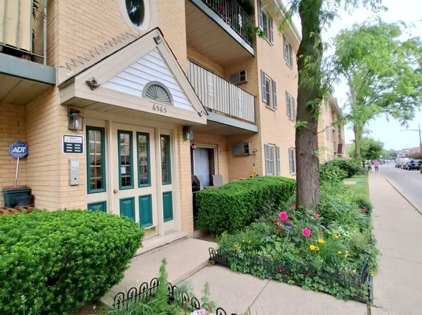 6565 W Belmont Ave APT 202, Chicago, IL 60634