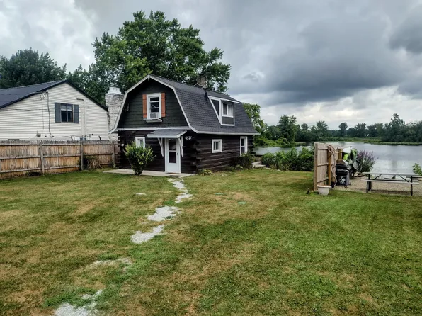 657 Cove Blvd #1/2, Akron, OH 44319