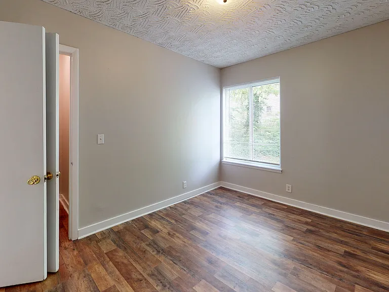 Northfield Manor Apartments — Photo 15