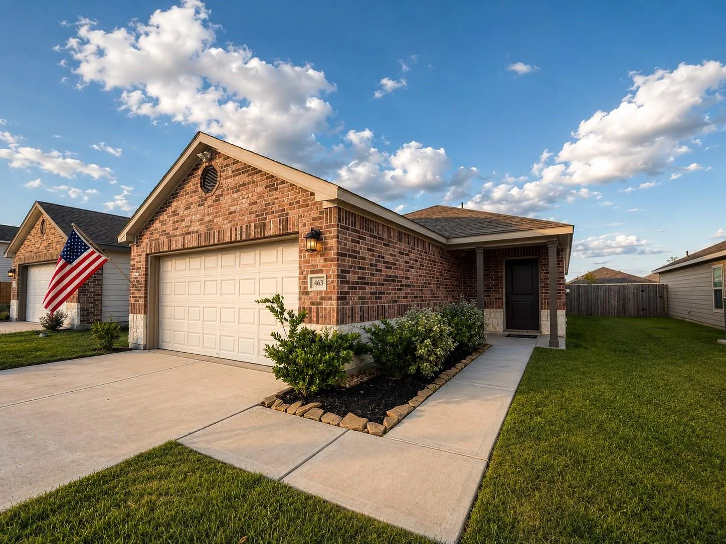 3 bed, 2.0 bath, 1424 sqft, $2,200 — Photo 1