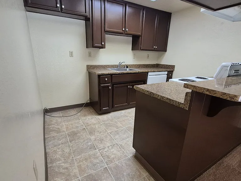 3332 Jayanne Way — Photo 8