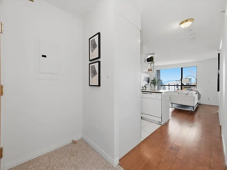 1189 Howe St #2409 — Photo 18