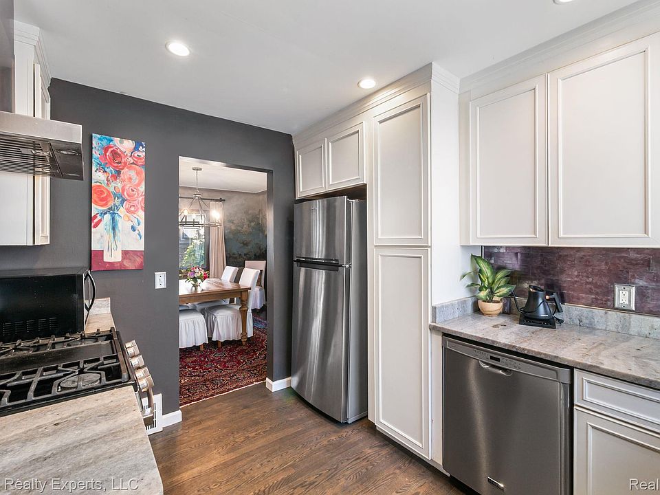 64 Illinois Ave, photo 17