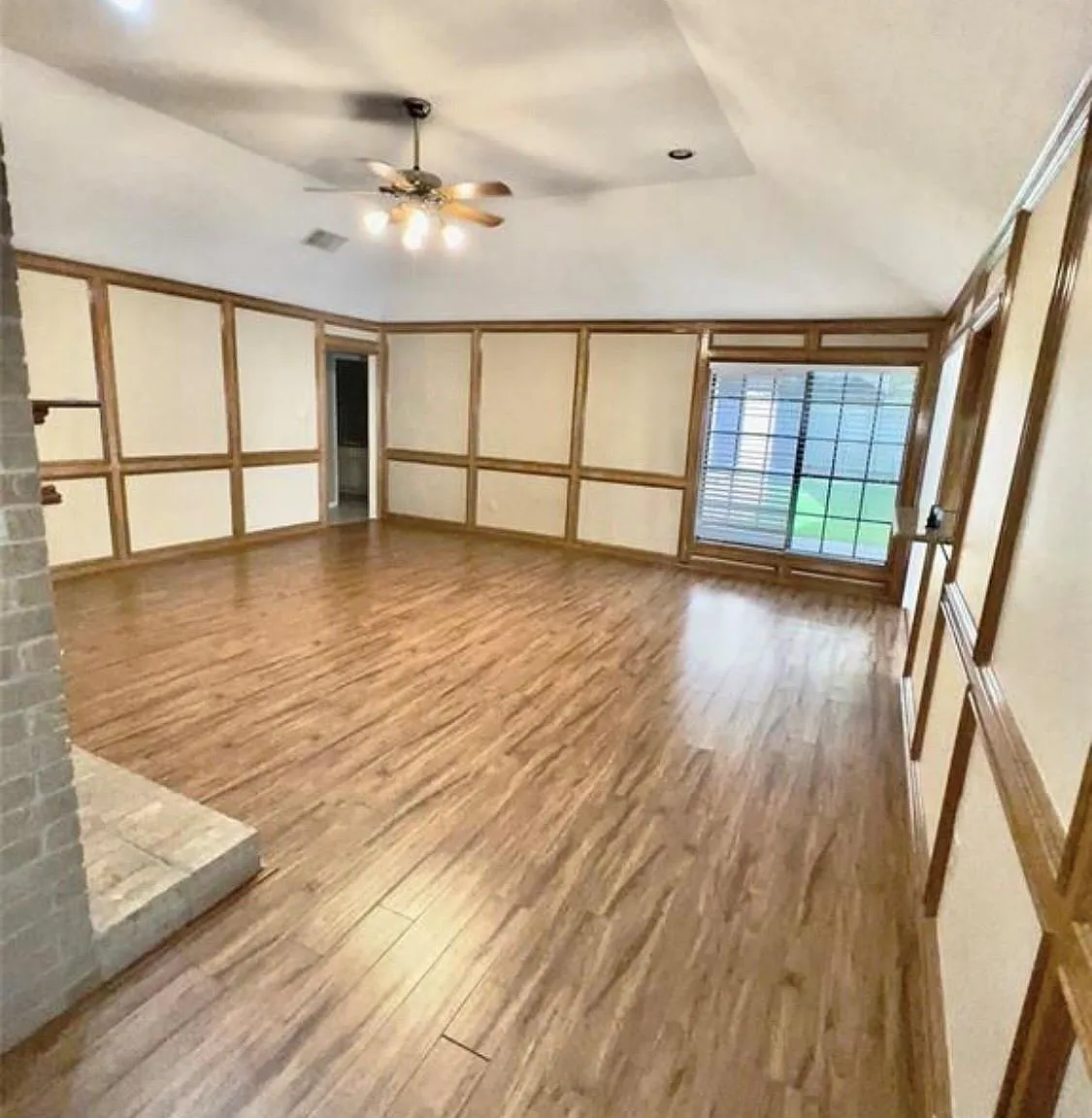 3 bed, 2.0 bath, 2313 sqft, $2,200 — Photo 4