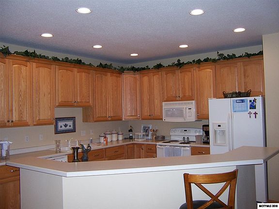 3rd image of 71 Creekside Ct