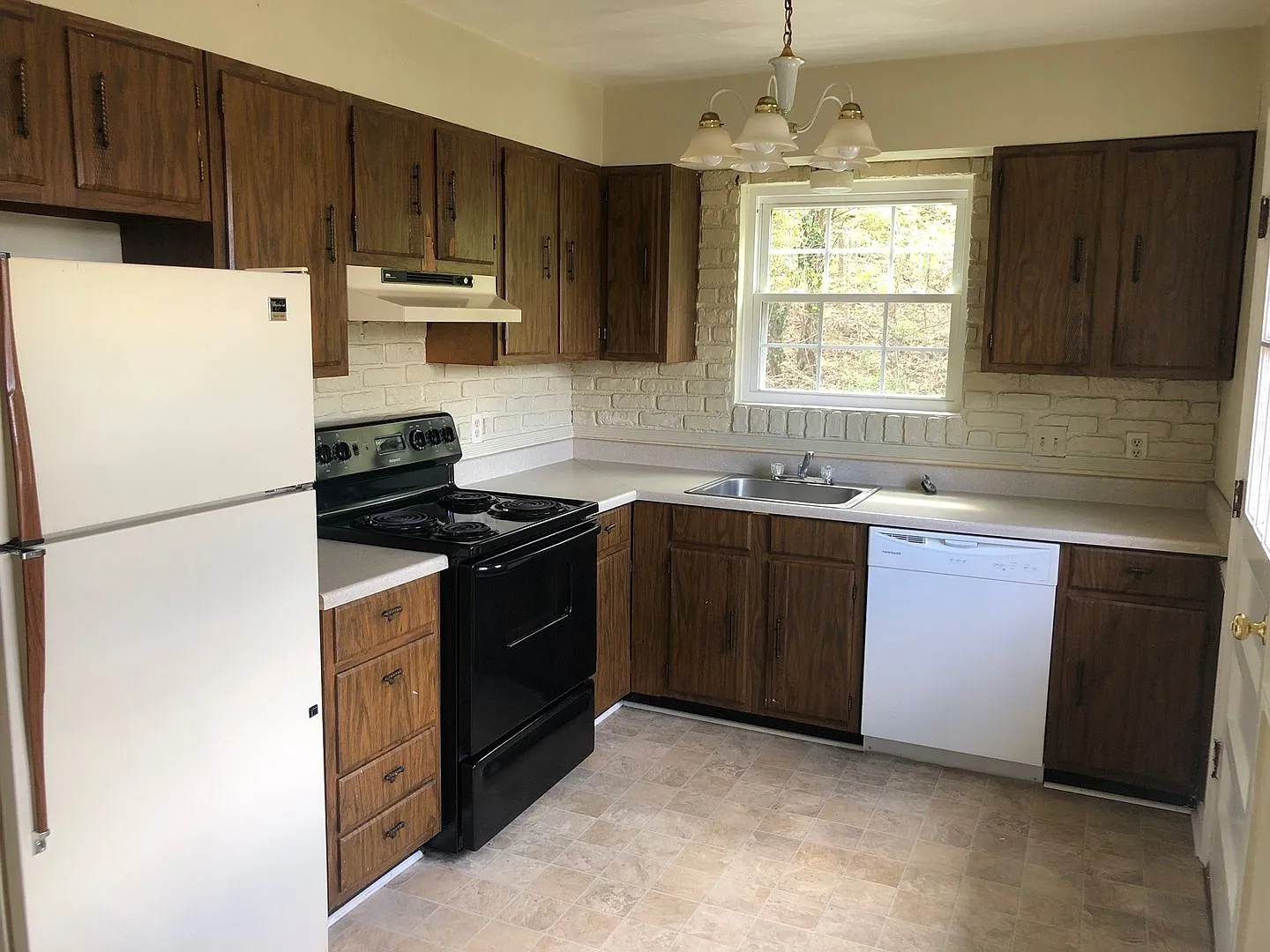 934 Floyd Ave SW — Photo 1