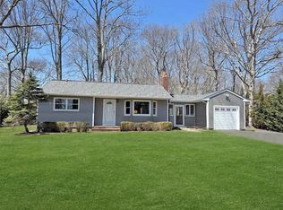 360 Westview Dr, Mattituck, NY 11952