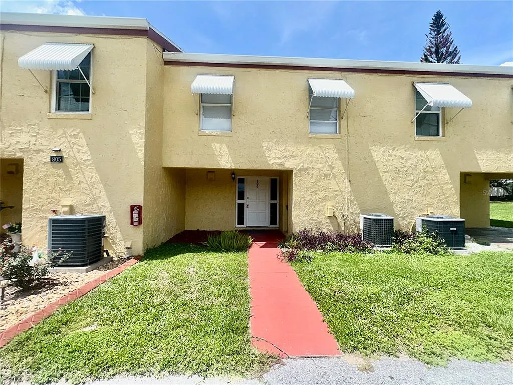 3 bed, 2.5 bath, 1356 sqft, $1,450 — Photo 2
