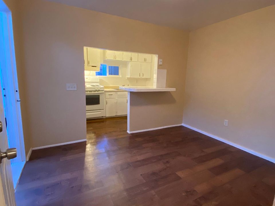 1st image of 754 Cerro Gordo Ave