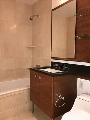 Rented by R New York | media 17