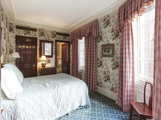 Sold by Sotheby's International Realty | media 19