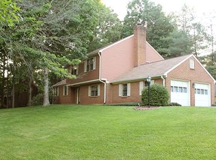 888 Farfields Dr, Lynchburg, VA 24502