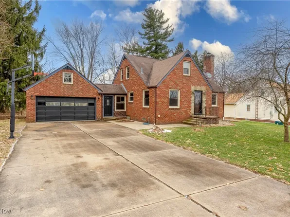 1420 Milton St NW, North Canton, OH 44720