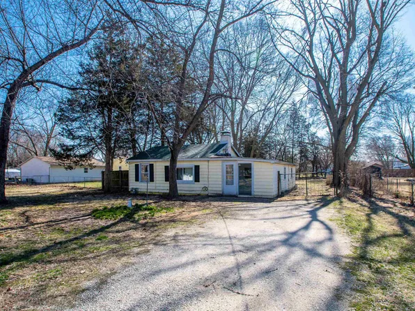14728 N Gardenland Dr, Chillicothe, IL 61523