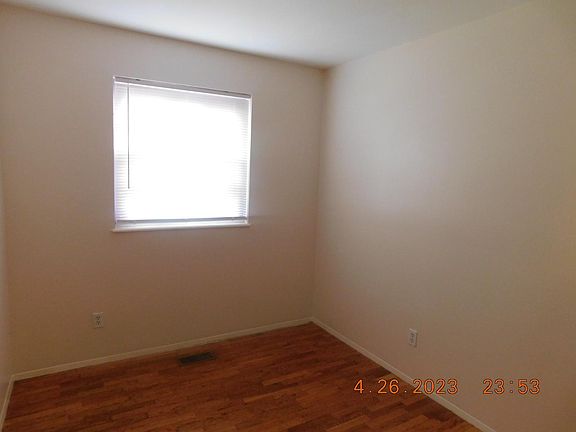 4th image of 2466 Duchess Dr