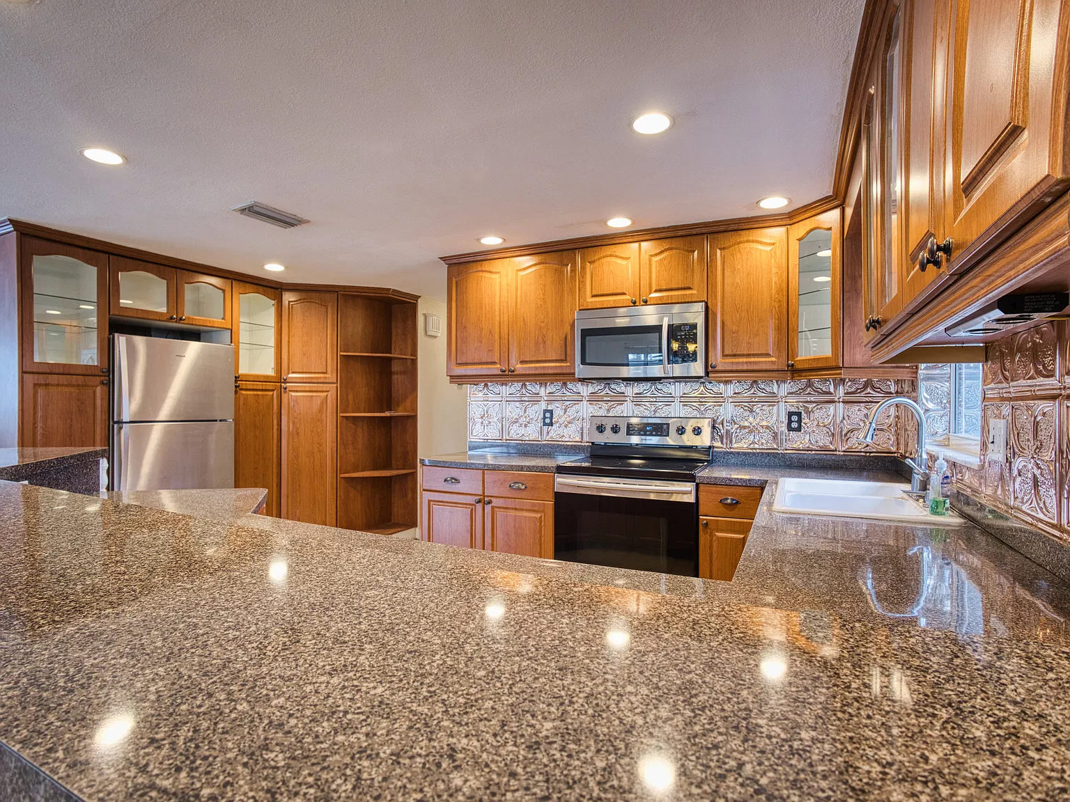 3 bed, 1450 sqft, $2,795 — Photo 4