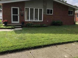 21248 Danbury St, Clinton Township, MI 48035