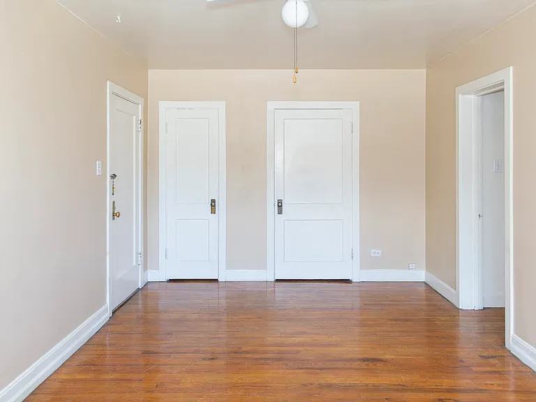 East Evans Apartments — Photo 33
