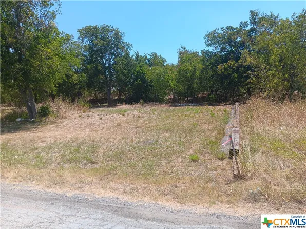 332 N Front St, Holland, TX 76534