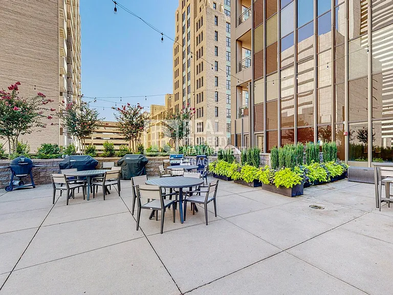 1200 Main St #910 — Photo 48