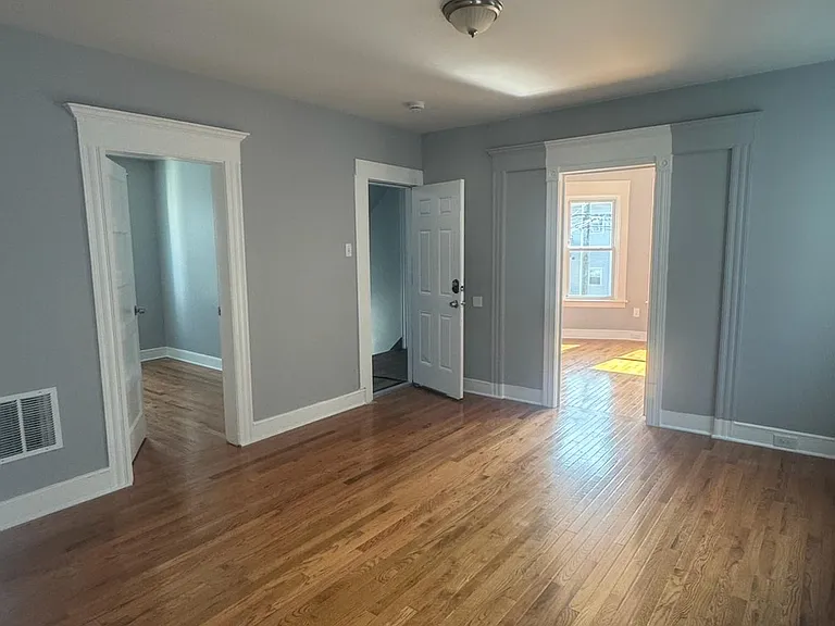 1079 Kossuth St #2 — Photo 2