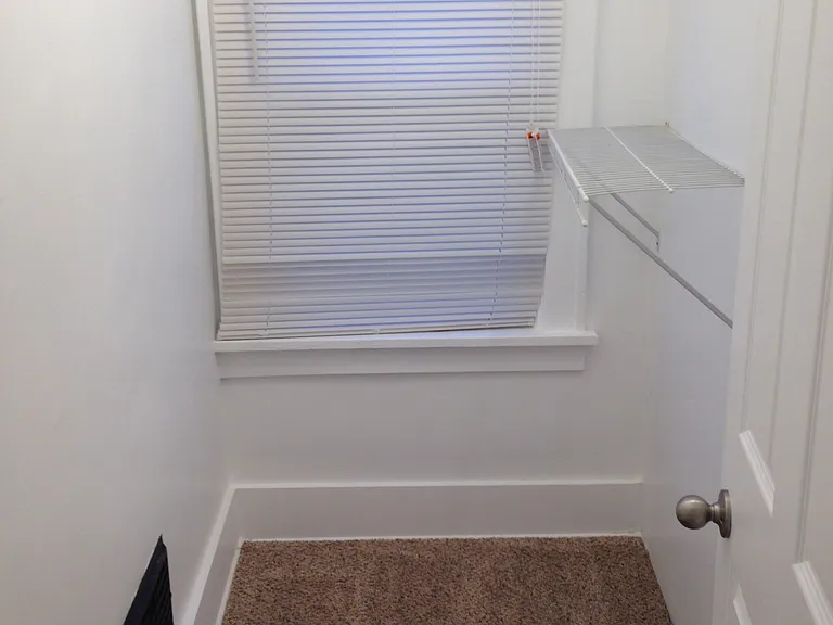 458 Hallock St — Photo 15