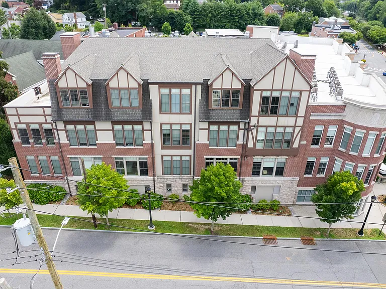 308 Columbus Ave — Photo 30