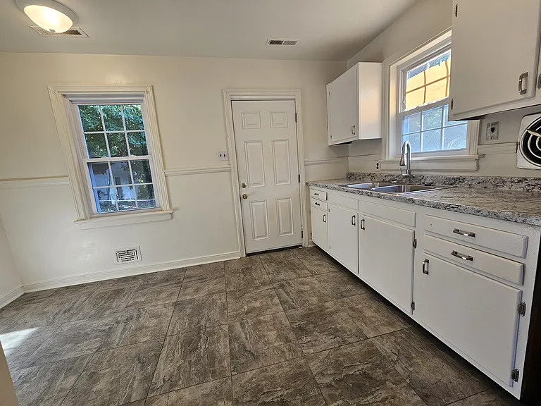 1707 Lyndover Rd — Photo 6