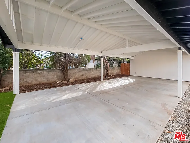 94 S Vinedo Ave — Photo 26