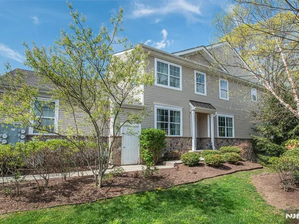 6 McNish Way, Caldwell, NJ 07006