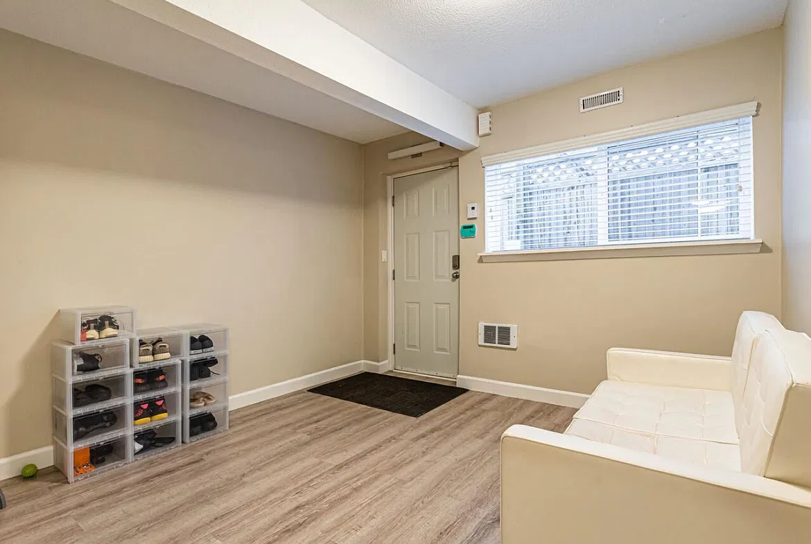 3 bed, 1200 sqft, $2,800 — Photo 1