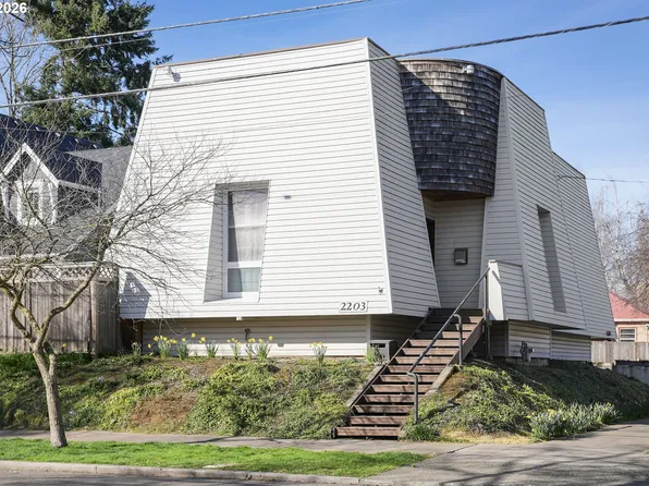2203 N Emerson St, Portland, OR 97217