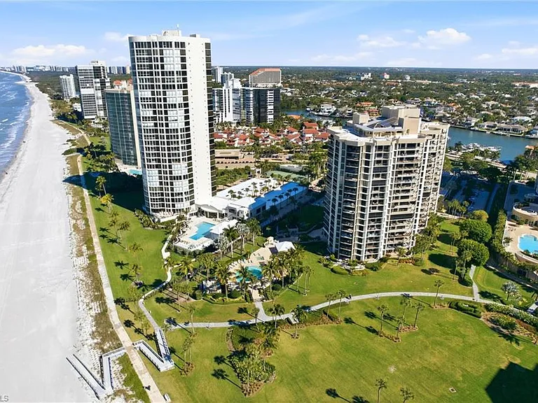 4551 Gulf Shore Blvd N #1500 — Photo 46