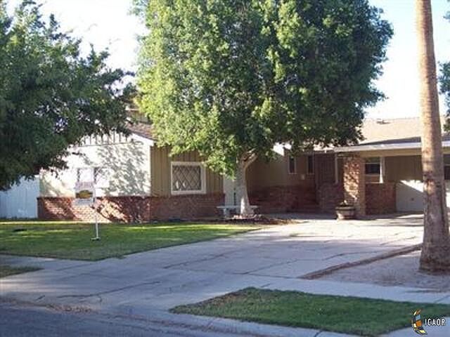 1st image of 1584 Elm Ave