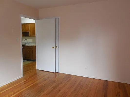 Rented by Horowitz Real Estate | media 44