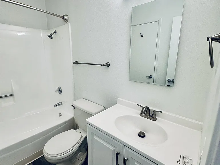 Ocean Villas Apartments — Photo 24