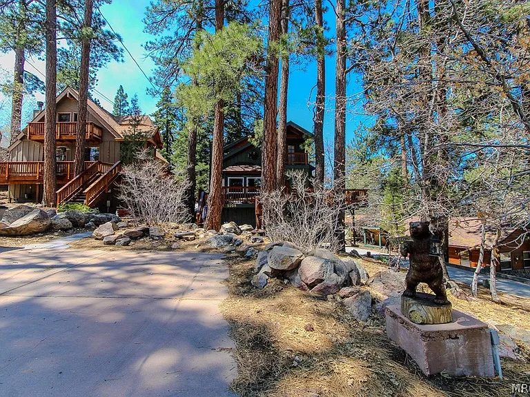 1208 Aspen Dr — Photo 2