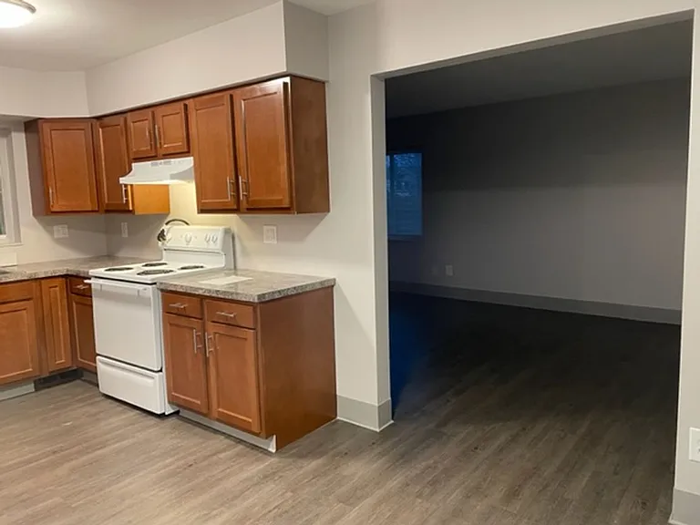 Apartment off 28th and Clyde Park Available — Photo 92