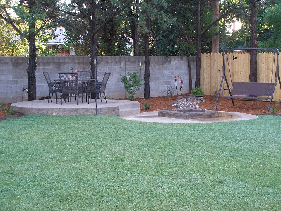 backyard fire pit / patio