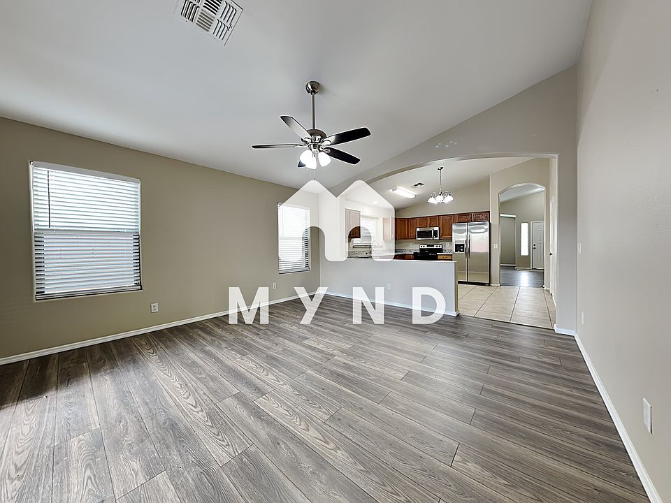 1st image of 1034 E Saddle Way