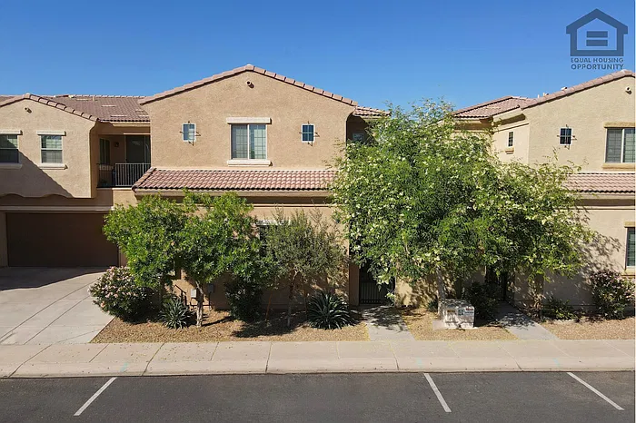 4 bed, 3.5 bath, 1878 sqft, $2,495 — Photo 1