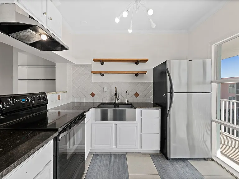 719 S Beach St #314B — Photo 8