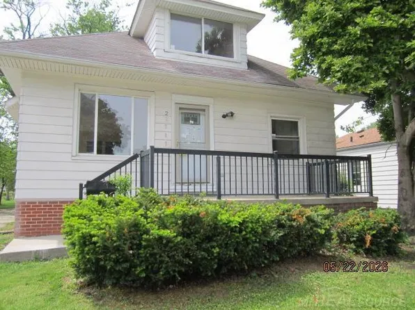 22767 Hayes Ave, Eastpointe, MI 48021