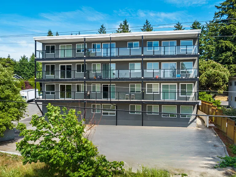 Sunset Flats — Photo 12