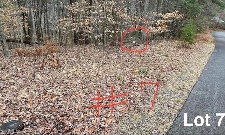 1st image of 7 Woods Haven Ln #7