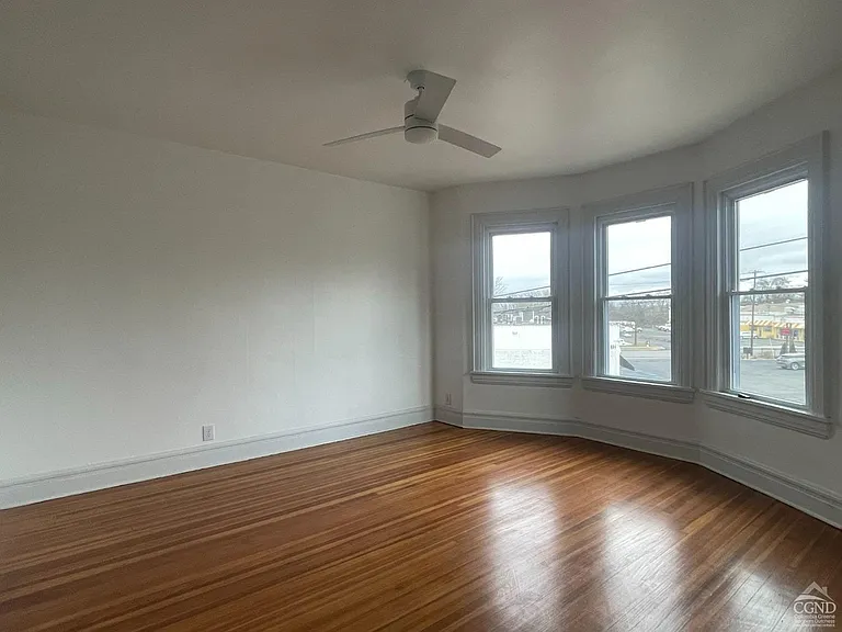 817 Columbia St #2 — Photo 6
