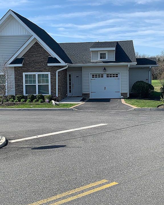 1st image of 1101 Fox Hill Dr
