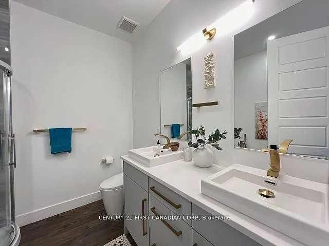 218 Joseph St #UPPER — Photo 10