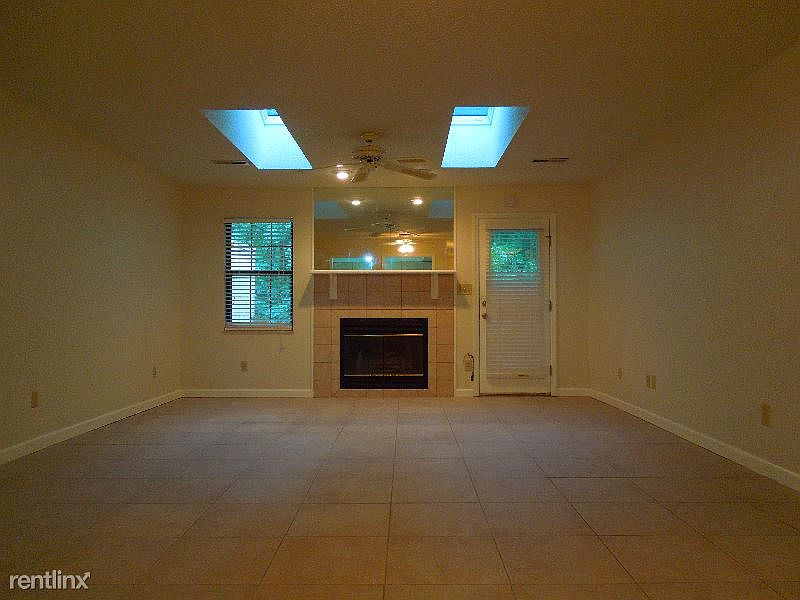 1st image of 305 Camelot Ct